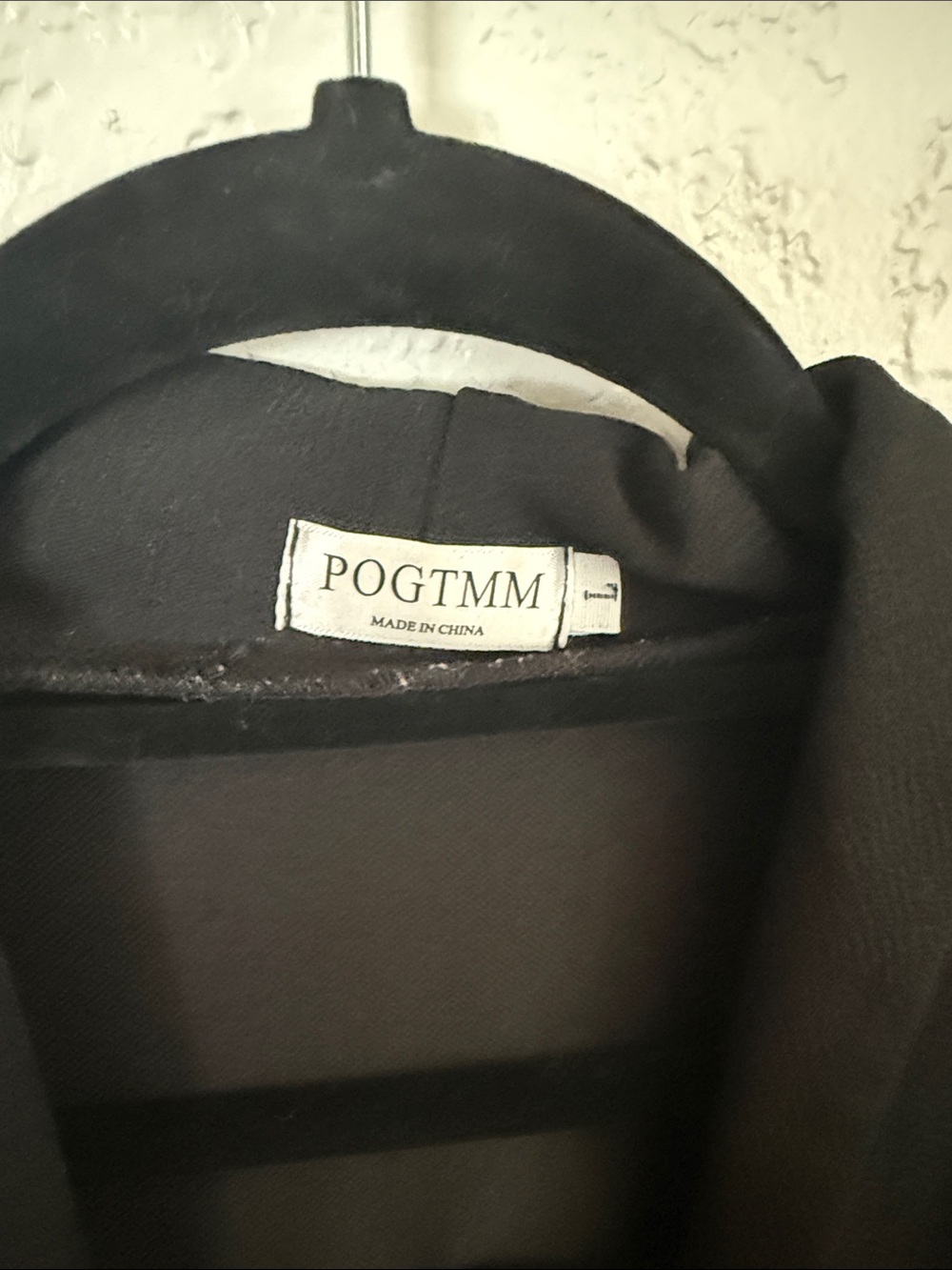 Pogtamm Black Open-Front Draped Shrug - Picture 2 of 4